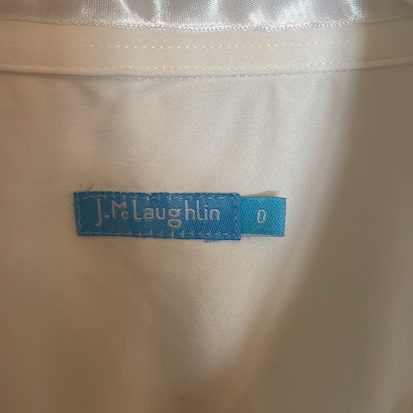 J. McLaughlin white button down top with satin collar and cuffs. Size 0. - Picture 2 of 7